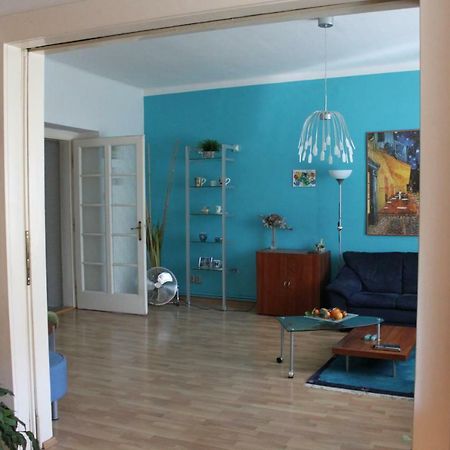 Cosy Apartment Under The Tower Praha Bagian luar foto